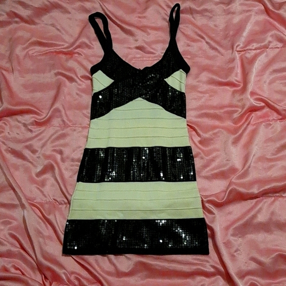 Dress - Picture 1 of 3